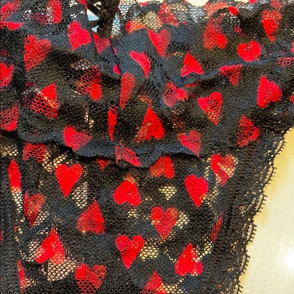 🆕 Victoria's Secret Red Tote with Assorted Panties Underwear, Size M - Picture 12 of 14
